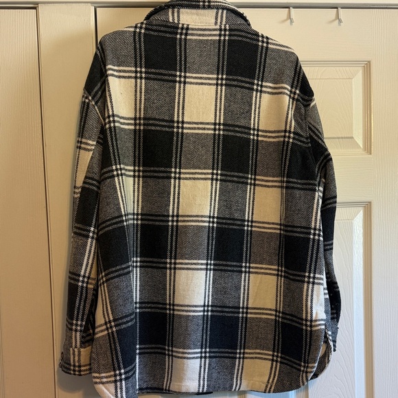 Plaid Gray and White Women's Shacket - Picture 5 of 6
